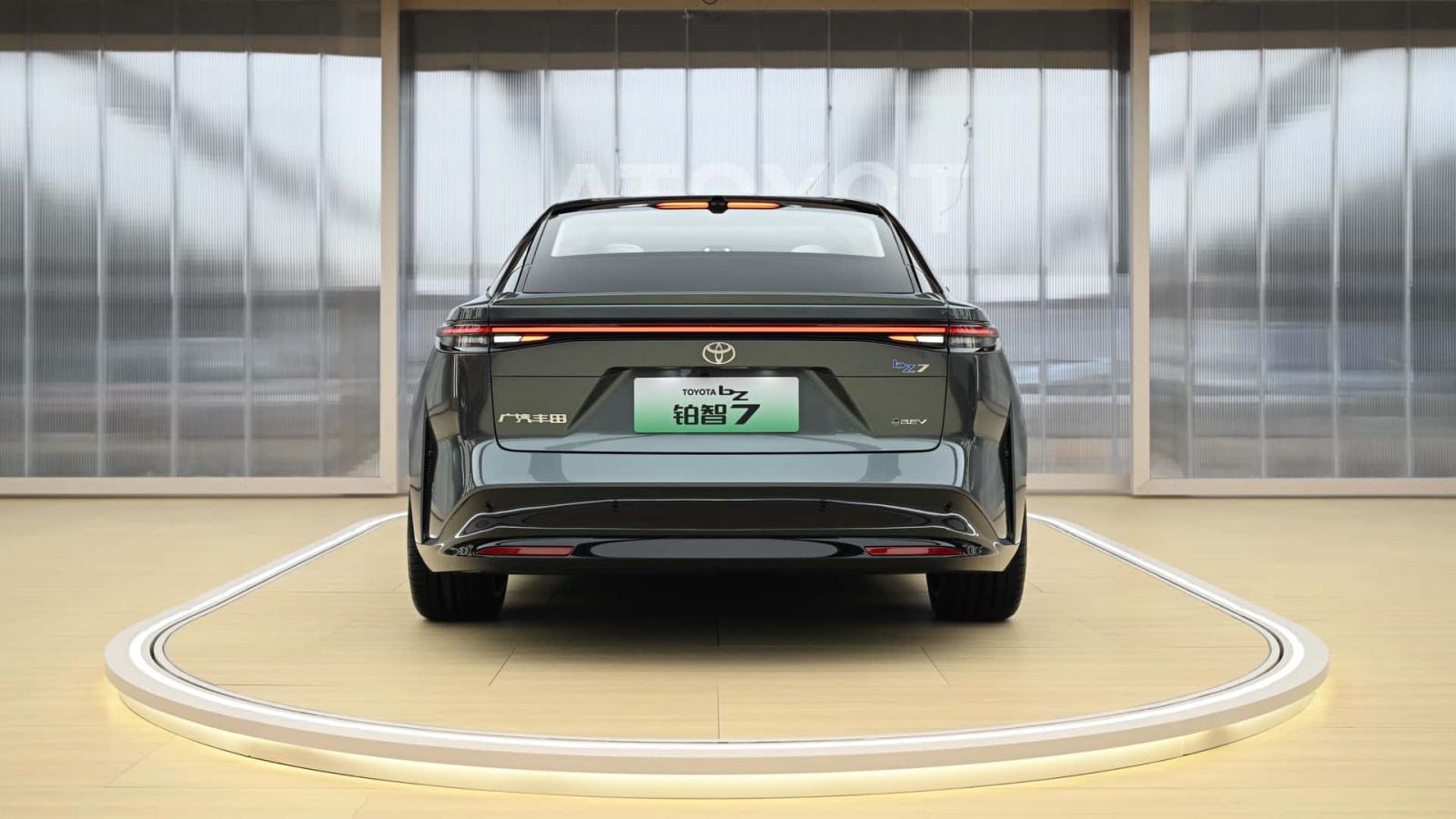 Toyota bZ7: Πρεμιέρα για την ηλεκτρική ναυαρχίδα των Ιαπώνων